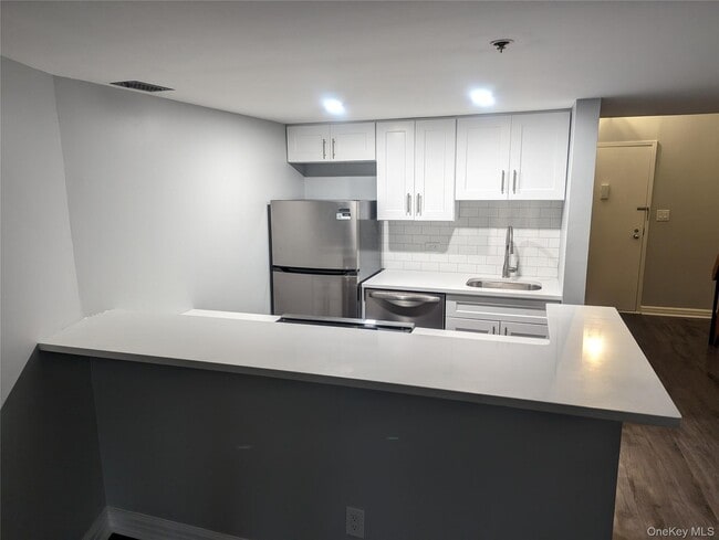 Building Photo - 3413 Villa at the Woods