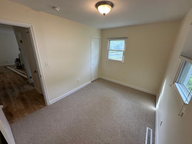 Photo - 321 W Ainsworth St