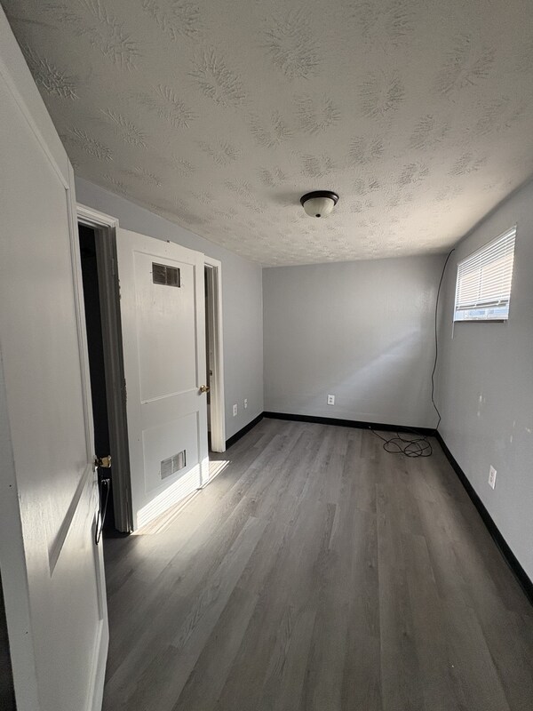 Photo - 274 E Nottingham Rd