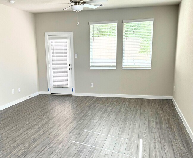 Photo - 1934 Darlington Oak Dr