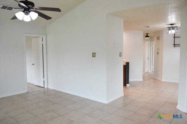 Photo - 2505 Hemlock Dr