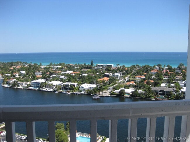 Building Photo - 20281 E Country Club Dr Unit 2008