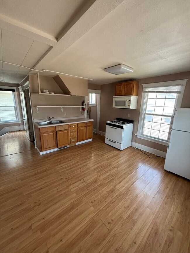 Photo - 128 E Davenport St Unidad 128-01 (Upper)