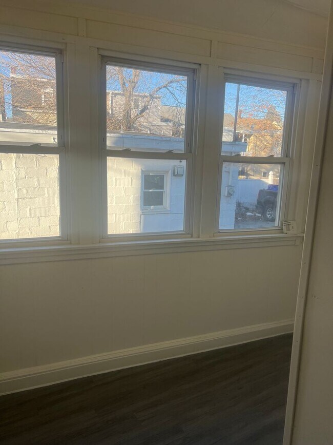 3bd 1.5 bath End Row Home Rental House Rental in York, PA