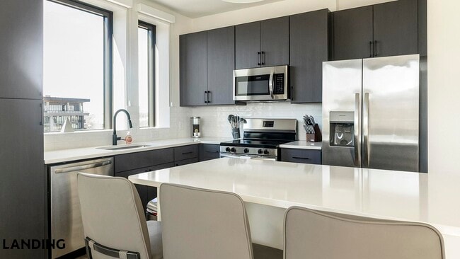 Photo - 1007 S Mint St Unidad 826