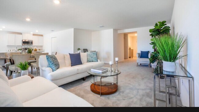 Photo - 735 Fraser Ct