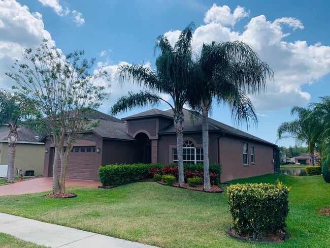 Waterfront View! 4 bed 2 bath 2 car garage - Waterfront View! 4 bed 2 bath 2 car garage House