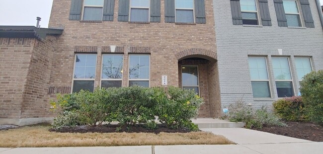 Building Photo - 7220 Wyoming Springs Dr