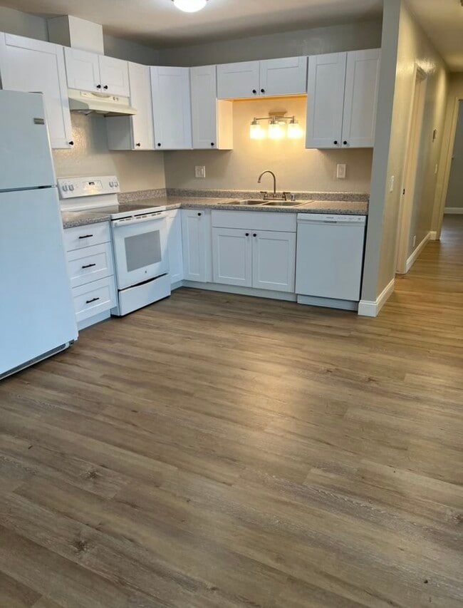 2 Carson St