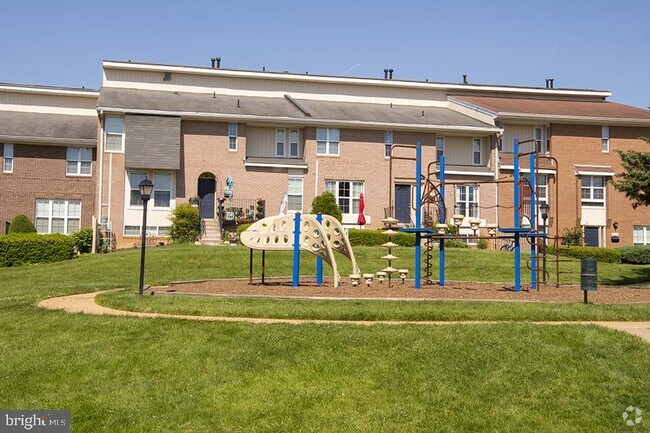 Building Photo - 1699 Yale Pl Unit 3BR-1759 Rental