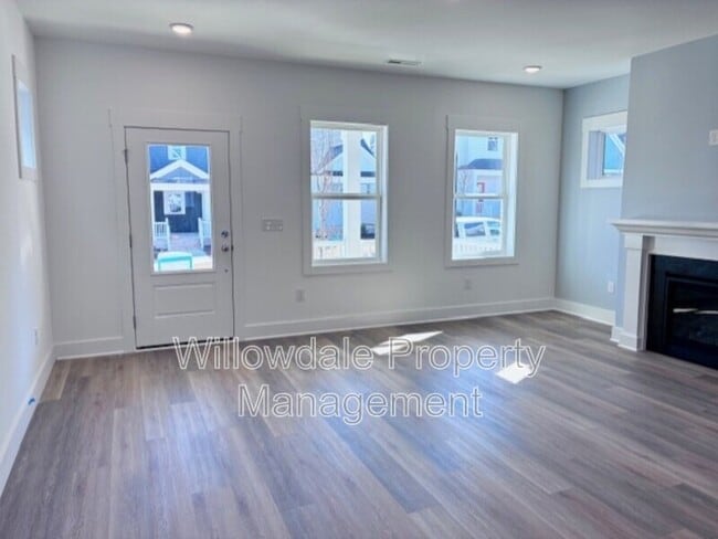 Photo - 565 Folk Song Wy