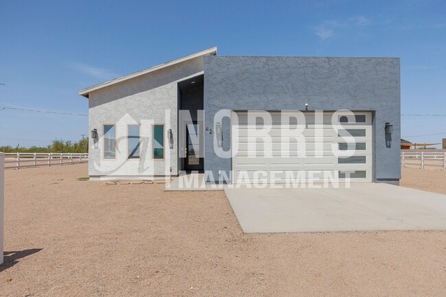 Brand New Home with Beautiful Updates! - Brand New Home with Beautiful Updates!