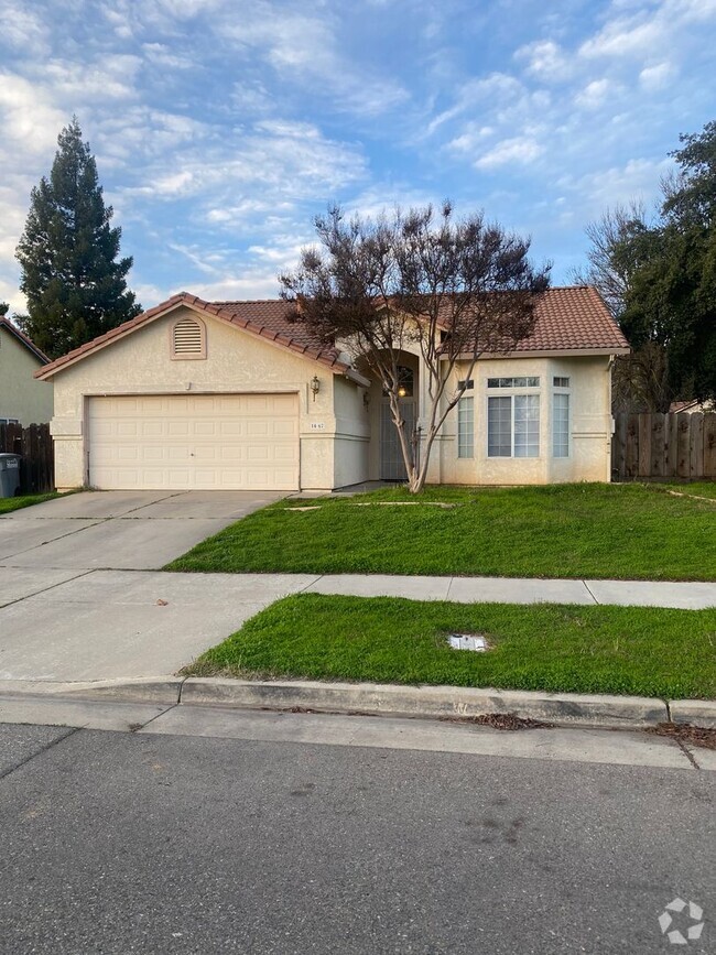 Building Photo - NORTH MERCED 3 BED 2 BATH HOME AVAILABLE N...