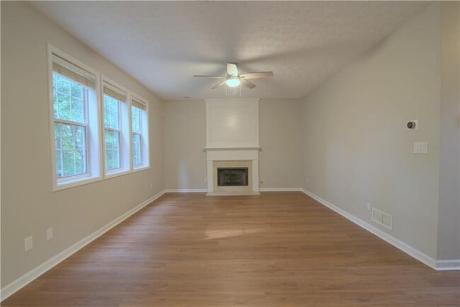 Photo - 2013 Ridgestone Landing SW