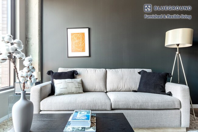 Photo - 939 W Washington Blvd Unit FL5-ID289