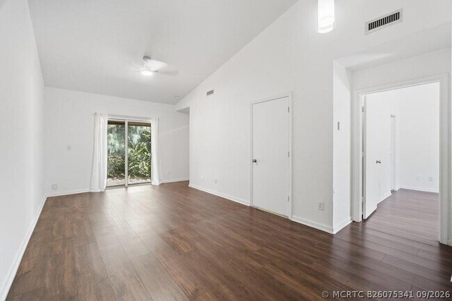 6143 Garden Ct