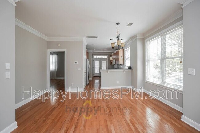 Photo - 1115 Thrower St