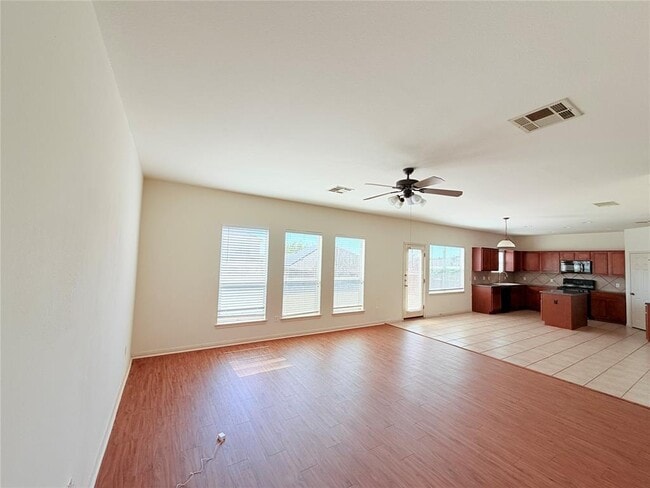 Building Photo - 1913 Short Summer Dr