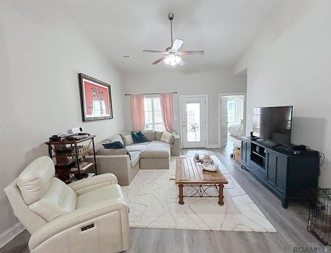 Photo - 8114 Stonelake Ave