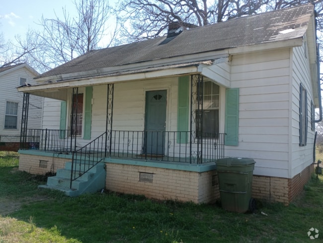 Building Photo - 2 Bedroom in Clinton Rental