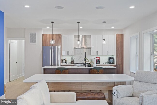 Photo - 615 Irving St NW Unidad 1F