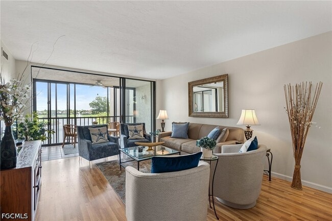 Building Photo - 4210 Steamboat Bend Unit 304