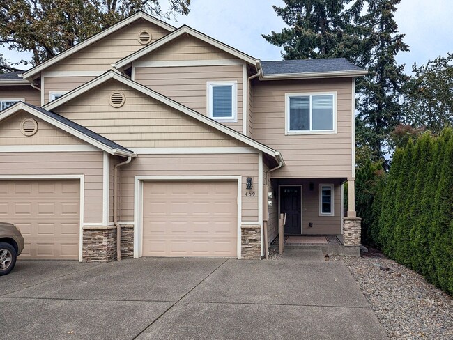 Building Photo - 407-409 Madrona Ave SE Unit 409