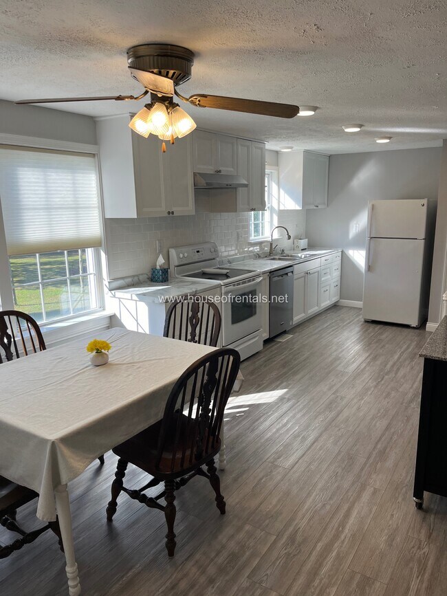 1609 W Grand Ave House House Rental in Carterville, IL