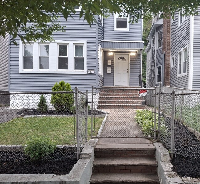Building Photo - 183 N Munn Ave Rental