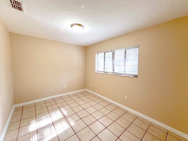Photo - 703 SW 69th Terrace