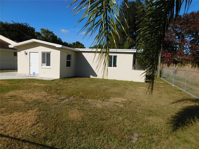 Photo - 10121 W Jessamine St