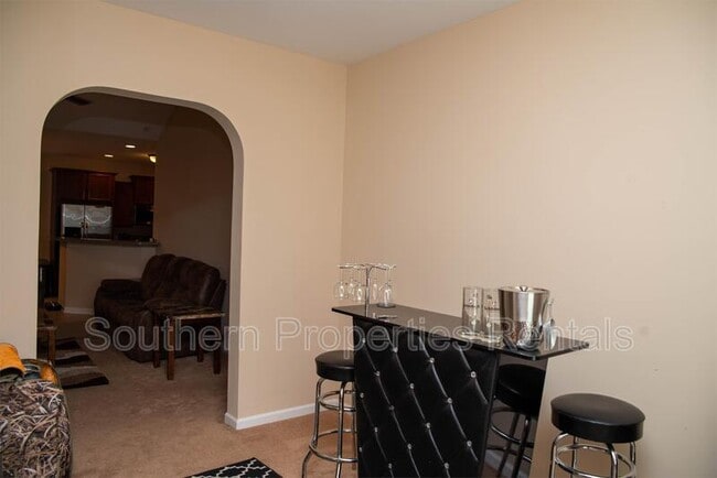 Photo - 309 English Oak Dr