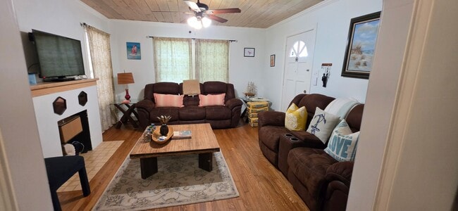 Photo - 5023 Ave N 1/2