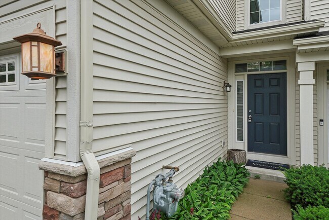 Photo - 2-bed/2.5-bath Townhouse in Round Lake