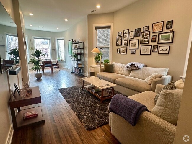 Building Photo - 1328 N Maplewood Ave Unit 3 Rental