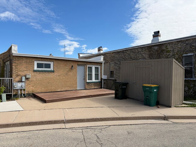 Photo - 121 W Fond Du Lac St Unit Upper Apartment