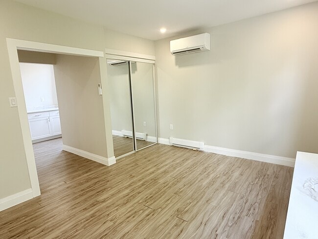 Photo - 1495 Gladstone Ave Unit 302
