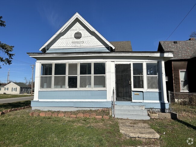 Building Photo - 411 W Woodbury St Rental