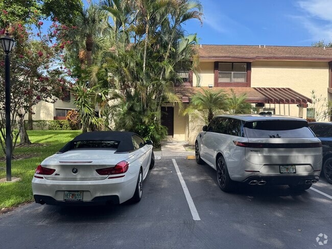 Building Photo - 3733 Carambola Cir N Rental