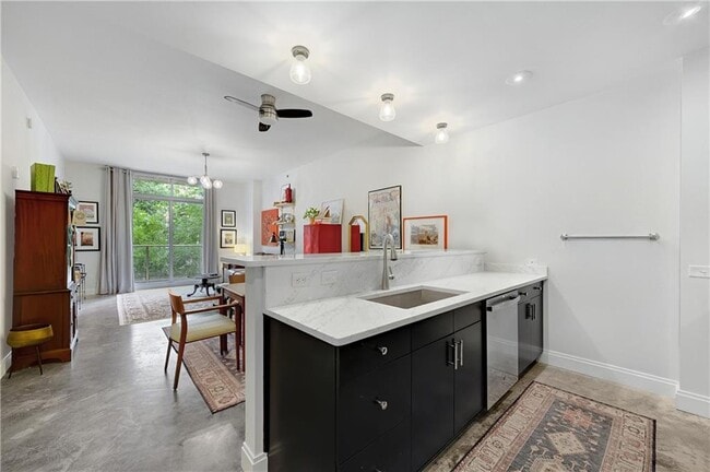 Photo - 905 Juniper St NE Unidad 309