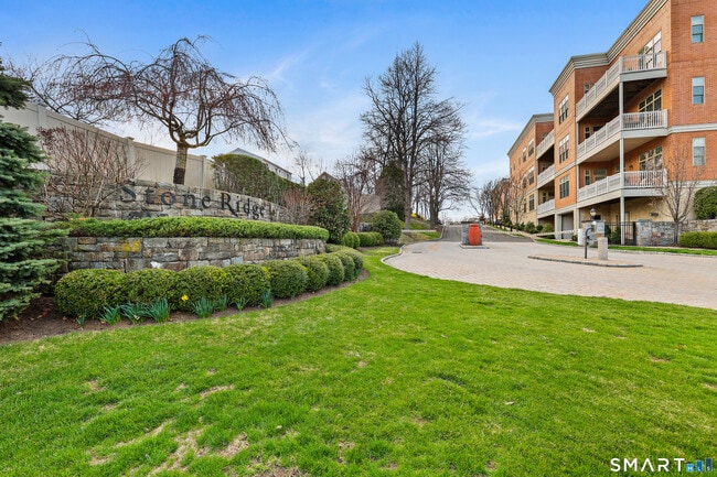 Building Photo - 50 Stone Ridge Way Unit 2A