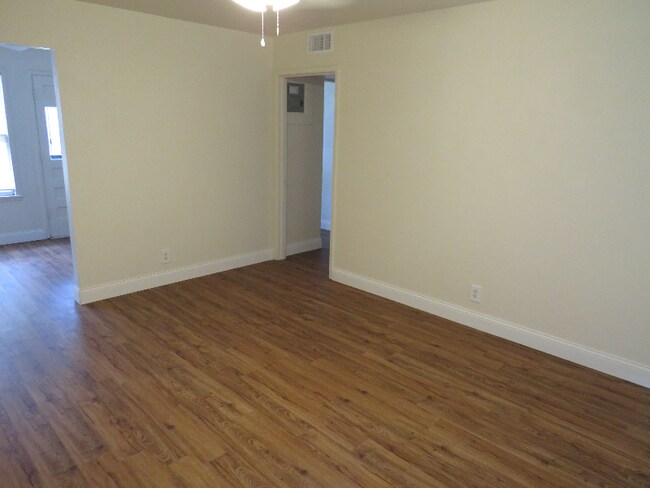 Photo - 419 Anton Dr