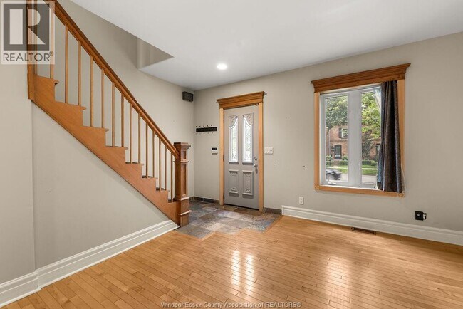Photo - 803 Monmouth Rd