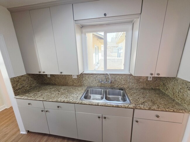 Photo - 449 W Harvard St Unidad B