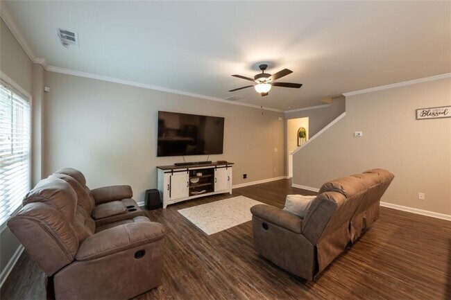 Photo - 819 Ash St