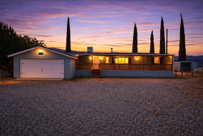 Photo - 121 Larch Ct