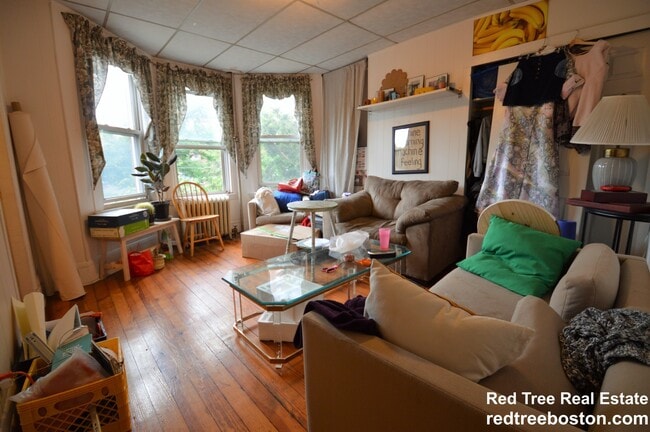 Unit 2 - 846 Huntington Ave