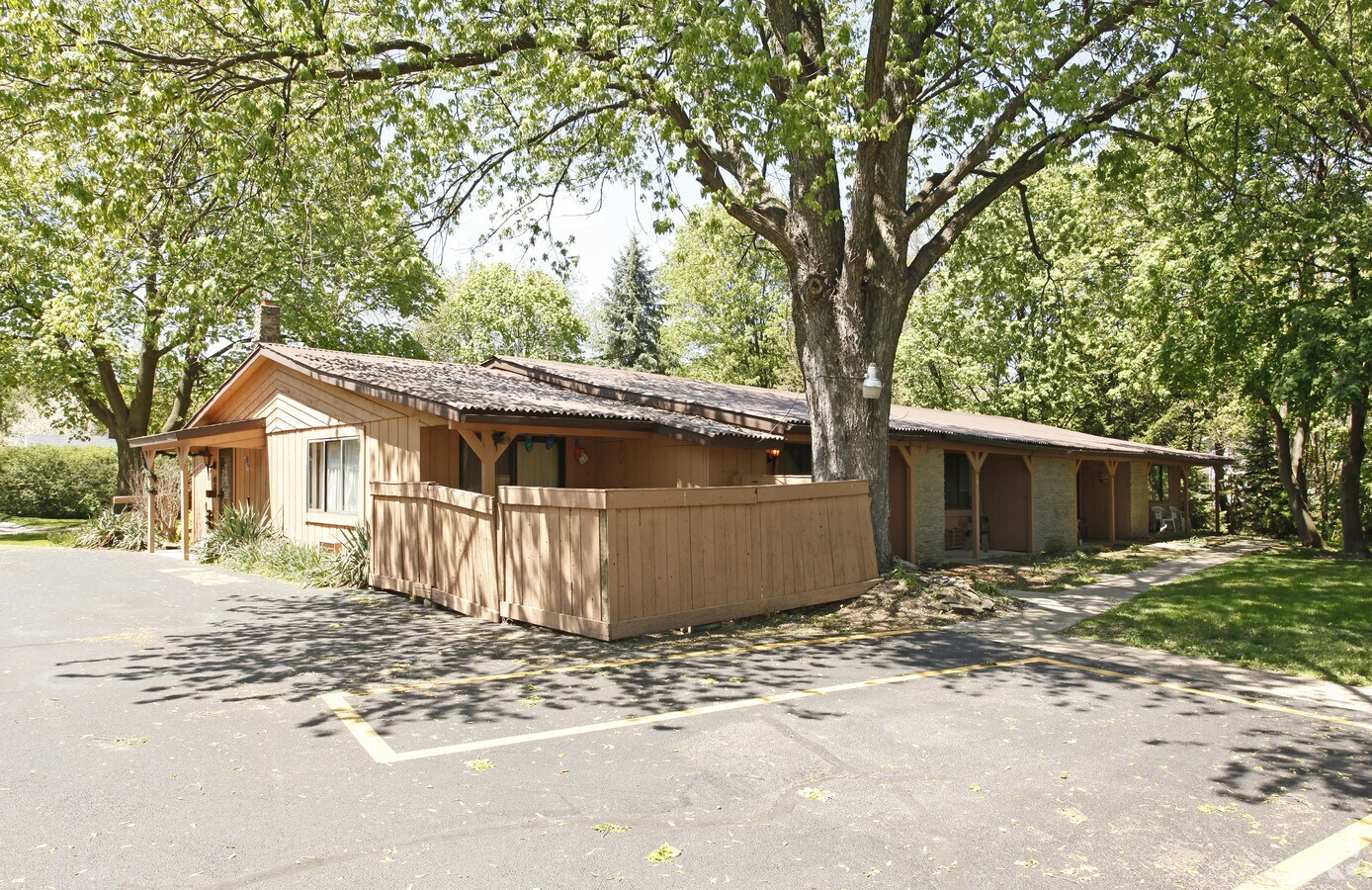 Pine Terrace Apartments - Pine Terrace Apartments