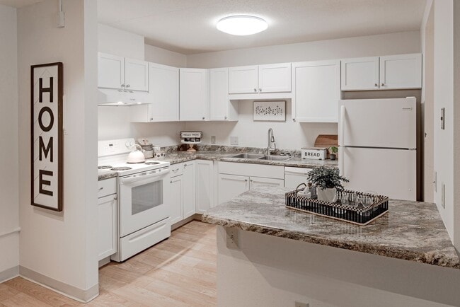 Photo - Baypoint Shoreline