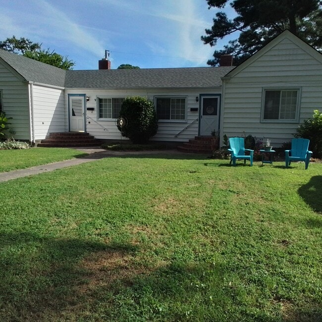 Building Photo - 156 W Bayview Blvd Rental